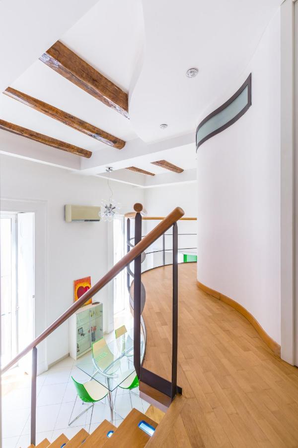 Design & Studio Duplex At National Museum Napoli Exterior foto