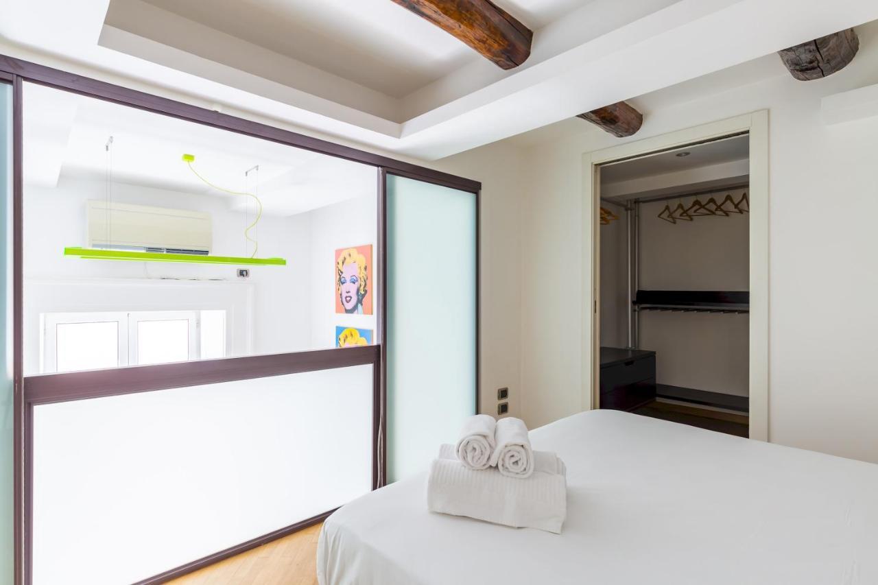 Design & Studio Duplex At National Museum Napoli Exterior foto