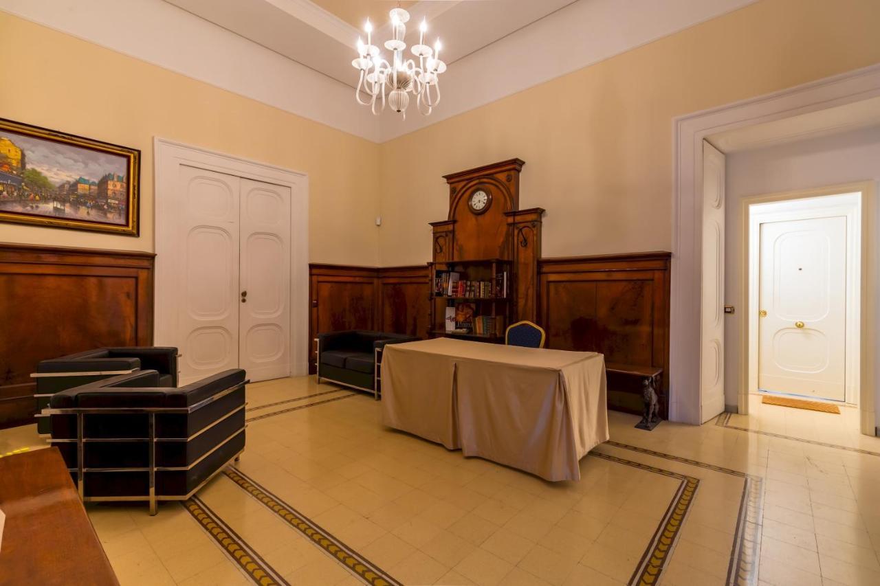 Design & Studio Duplex At National Museum Napoli Exterior foto